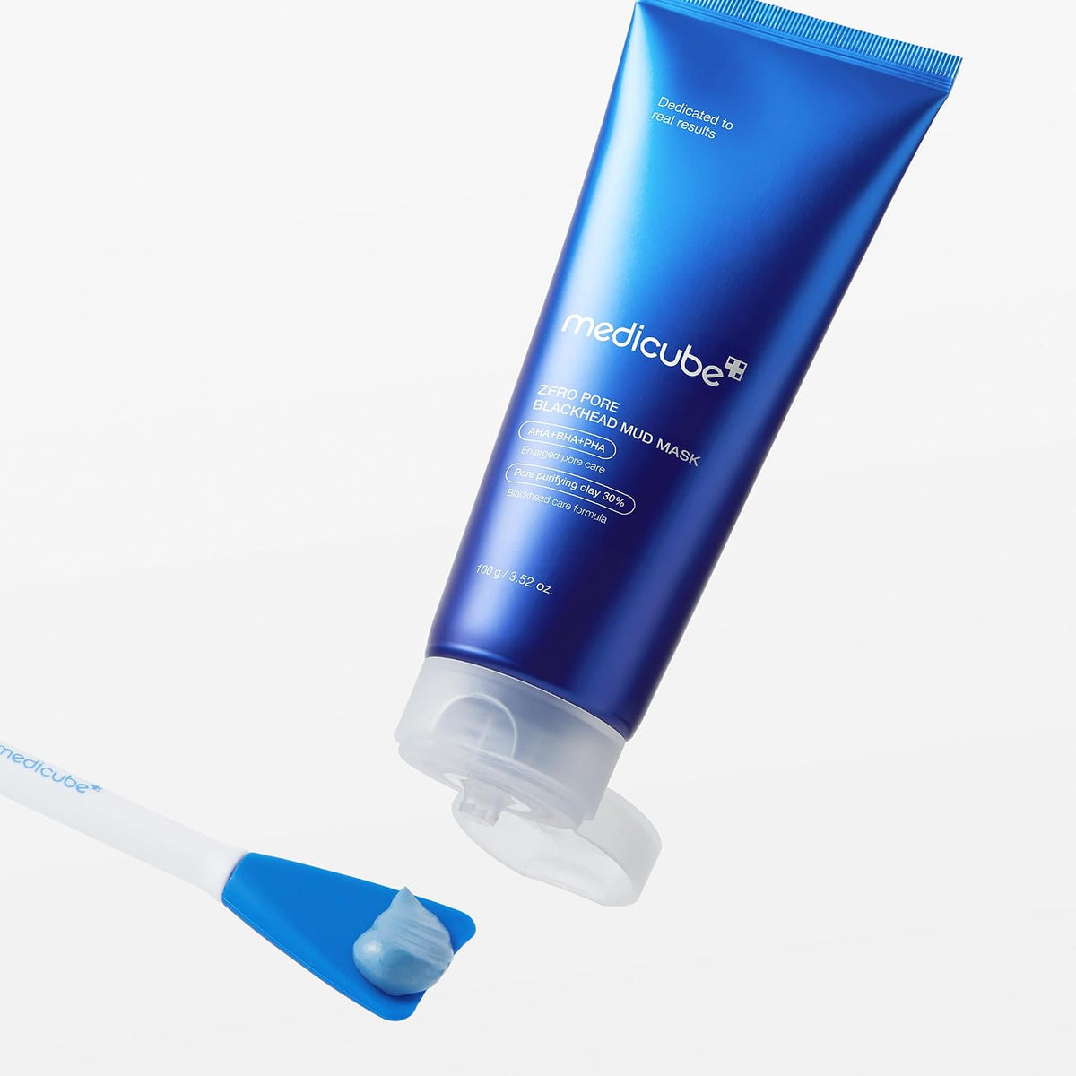 Medicube Zero Pore Blackhead Mud Mask con su espátula y la mascarilla de arcilla azul